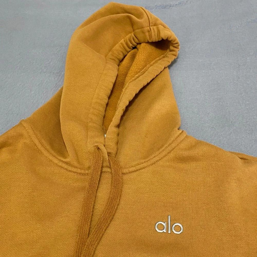 Alo Yoga Accolade Hoodie Mustard Yellow Ochre Chrome Logo Sweatshirt XS
